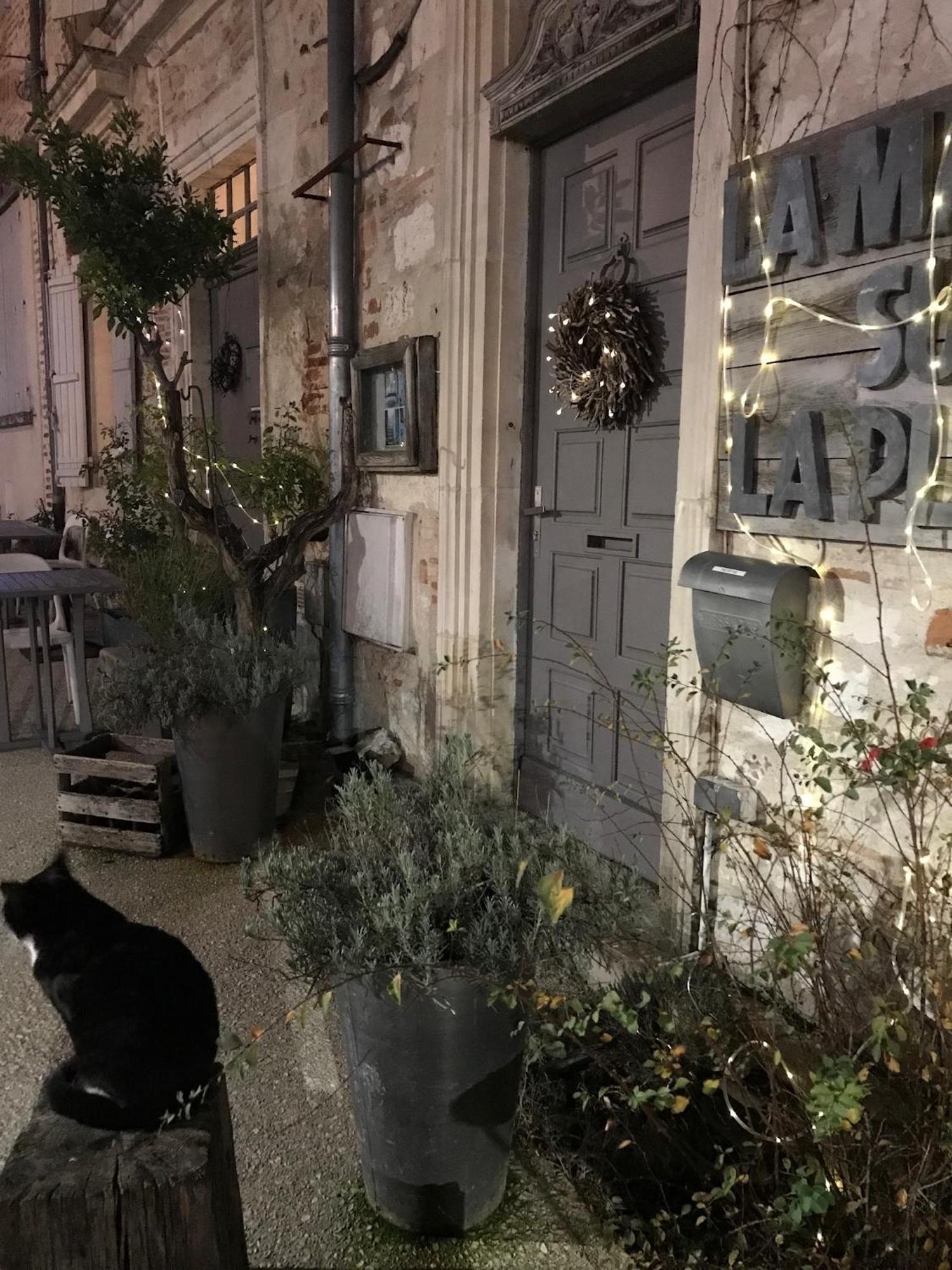 La Maison Sur La Place Penne-dʼAgenais Oda fotoğraf