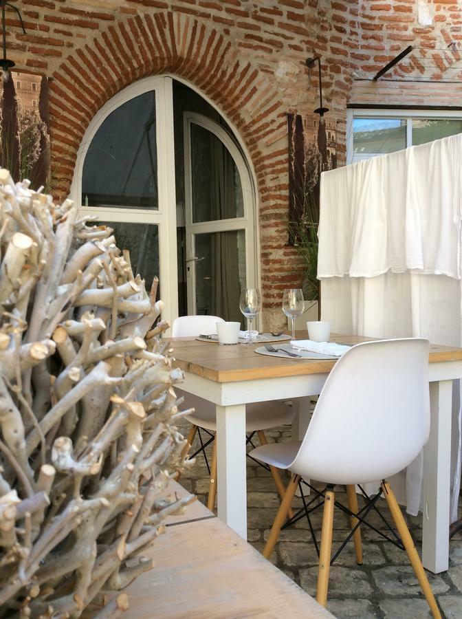 La Maison Sur La Place Penne-dʼAgenais Dış mekan fotoğraf